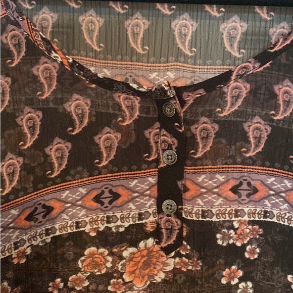 Size X-Large gorgeous sheer summer Top - Picture 2 of 9